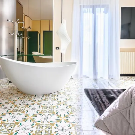 La Gigasuite - Design At Sea With & Pool Tarent