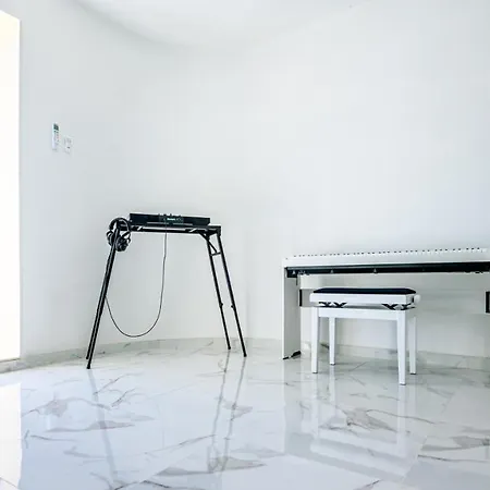 La Gigasuite - Design At Sea With & Pool Willa Tarent